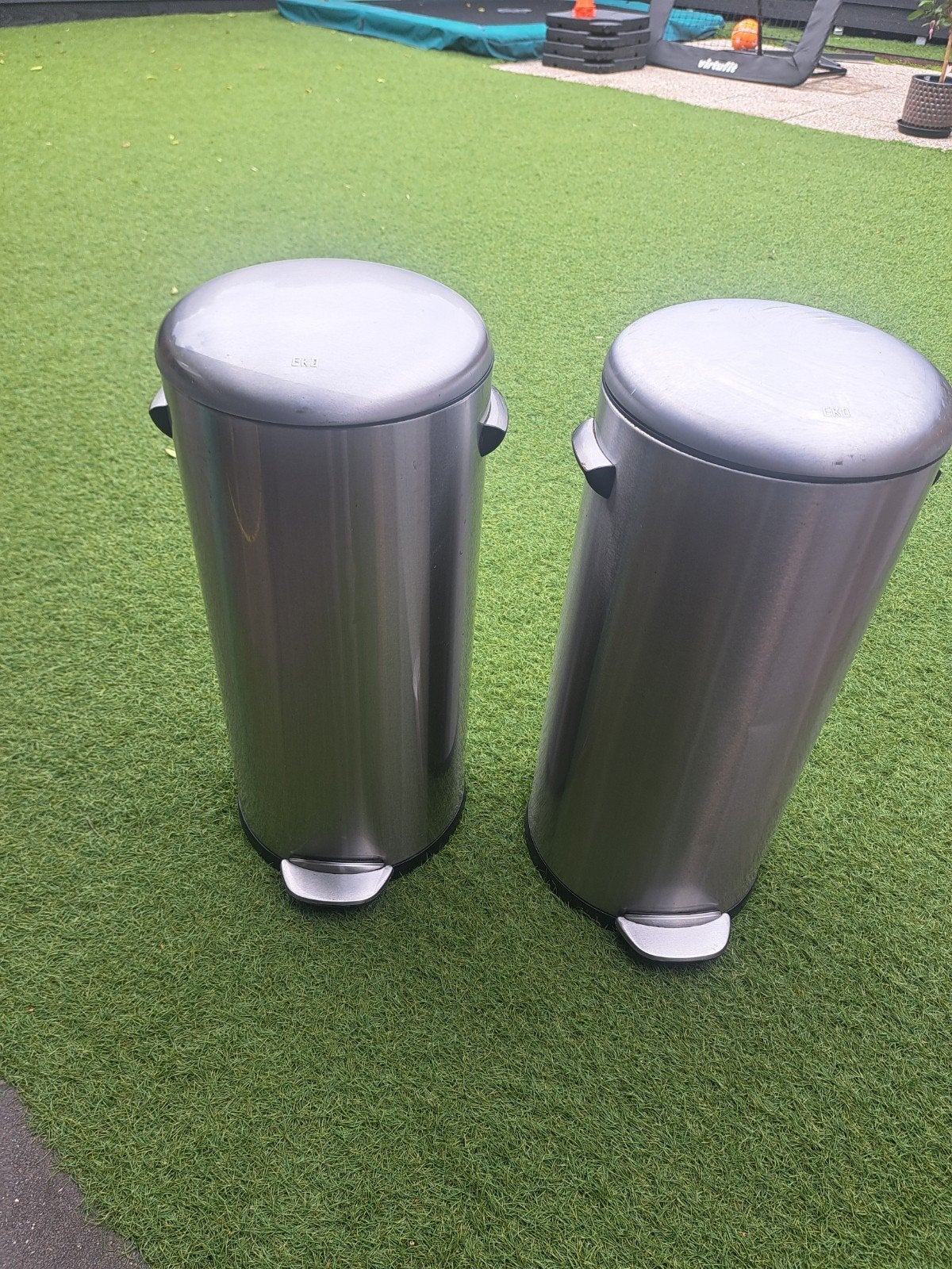 2x30 liter Eko prullenbakken, Ophalen, Gebruikt