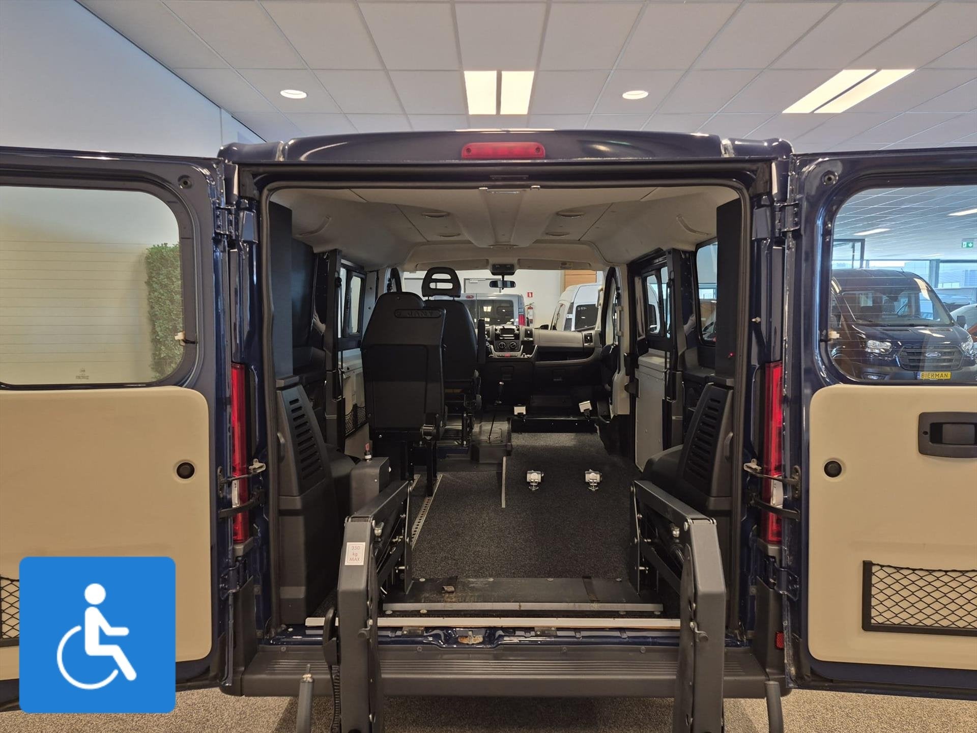 Citroen Jumper L1H1 Rolstoelbus - Rolstoel voorin, Auto's, Stof, Gebruikt, Zwart, 4 cilinders
