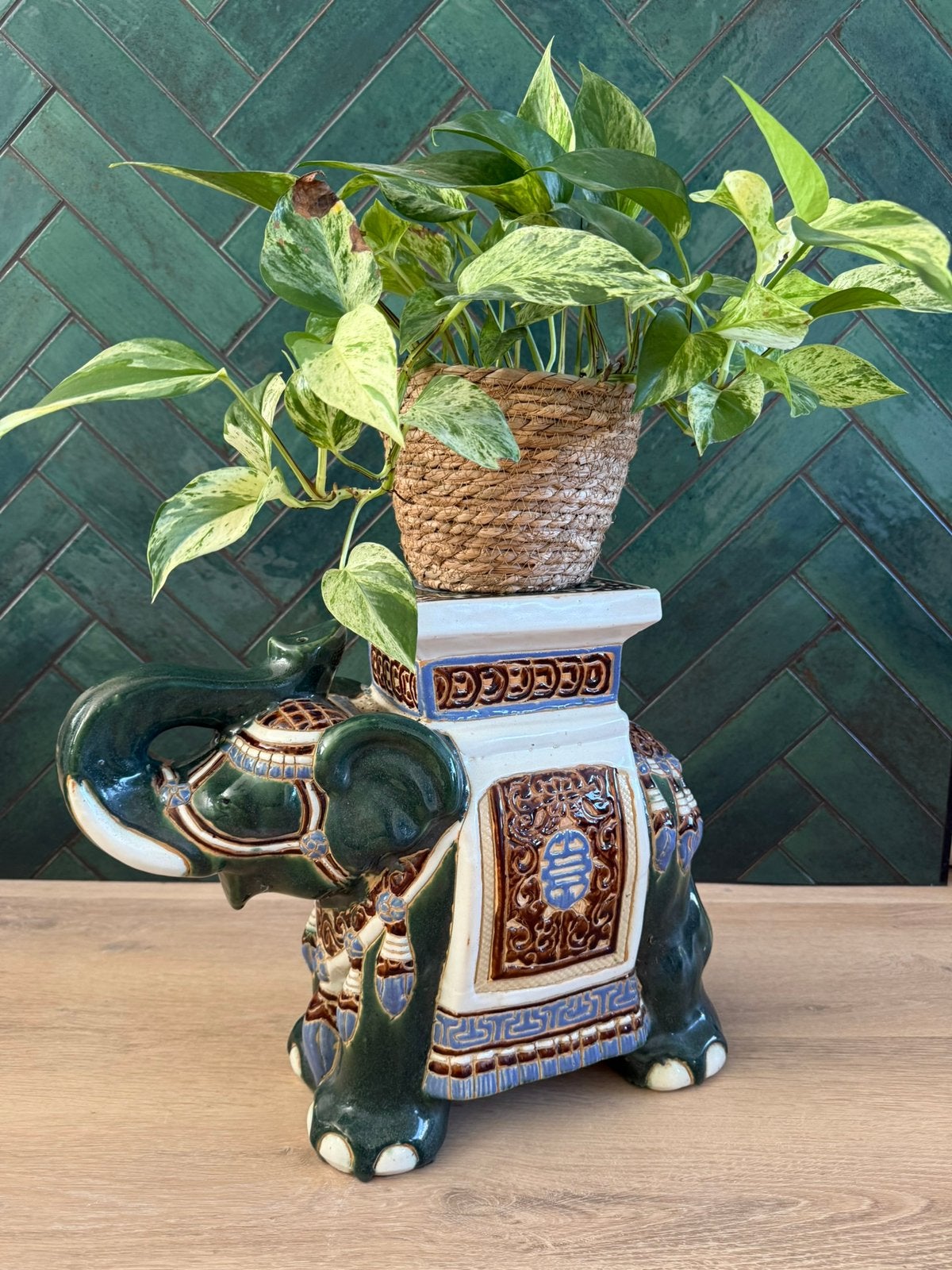 Vintage groene olifant plantentafel van keramiek, Ophalen