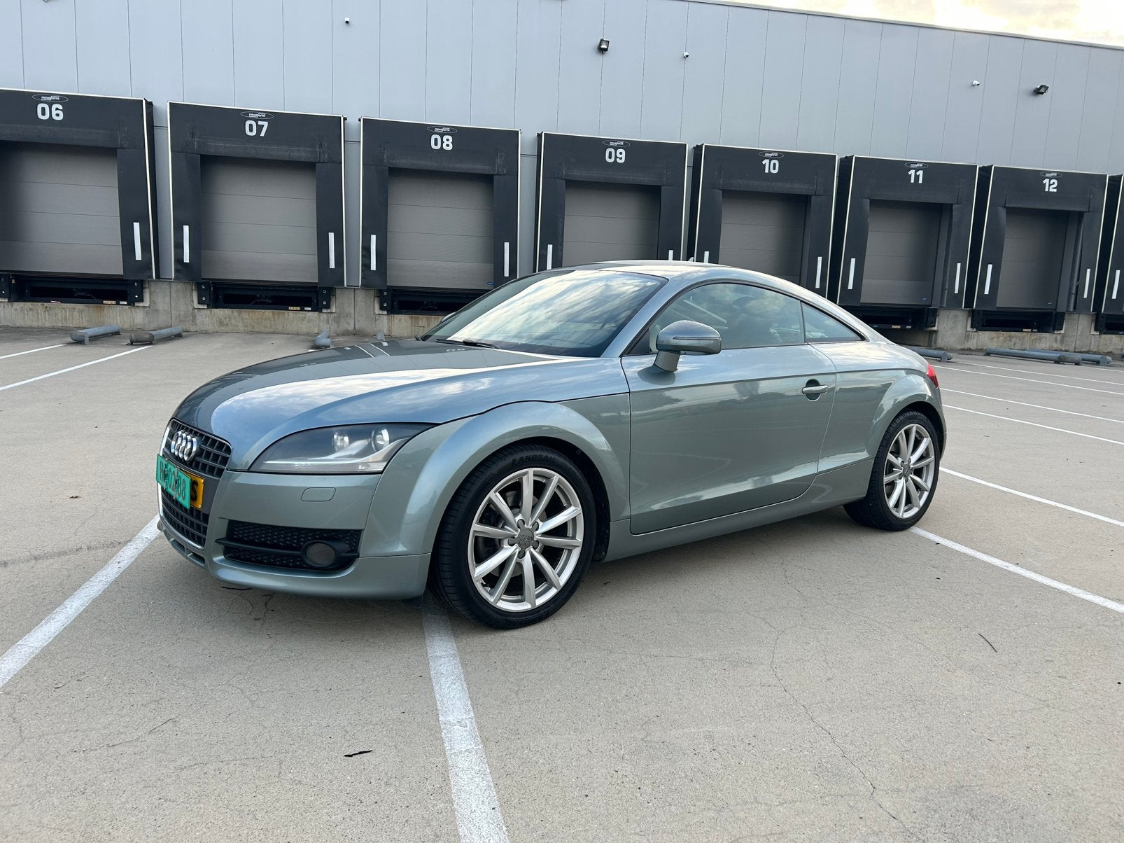 Audi TT 2.0 Tfsi Coupe 147KW AUT 2007 Grijs, Auto's, TT, 4 cilinders, 1984 cc, 4 stoelen