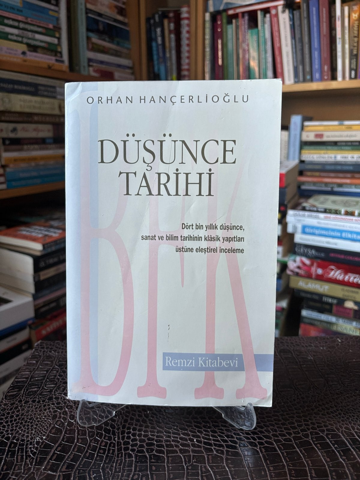 Düşünce Tarihi - Orhan Hançerlioğlu (Filosofie), Ophalen of Verzenden, Gelezen, Wereld overig