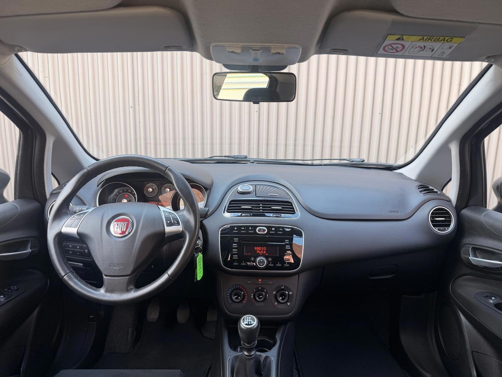 Fiat Punto Evo 0.9 TwinAir Lounge Airco|Centrale deurvegrend, Auto's, Fiat, Voorwielaandrijving, Gebruikt, 49 €/maand, Origineel Nederlands