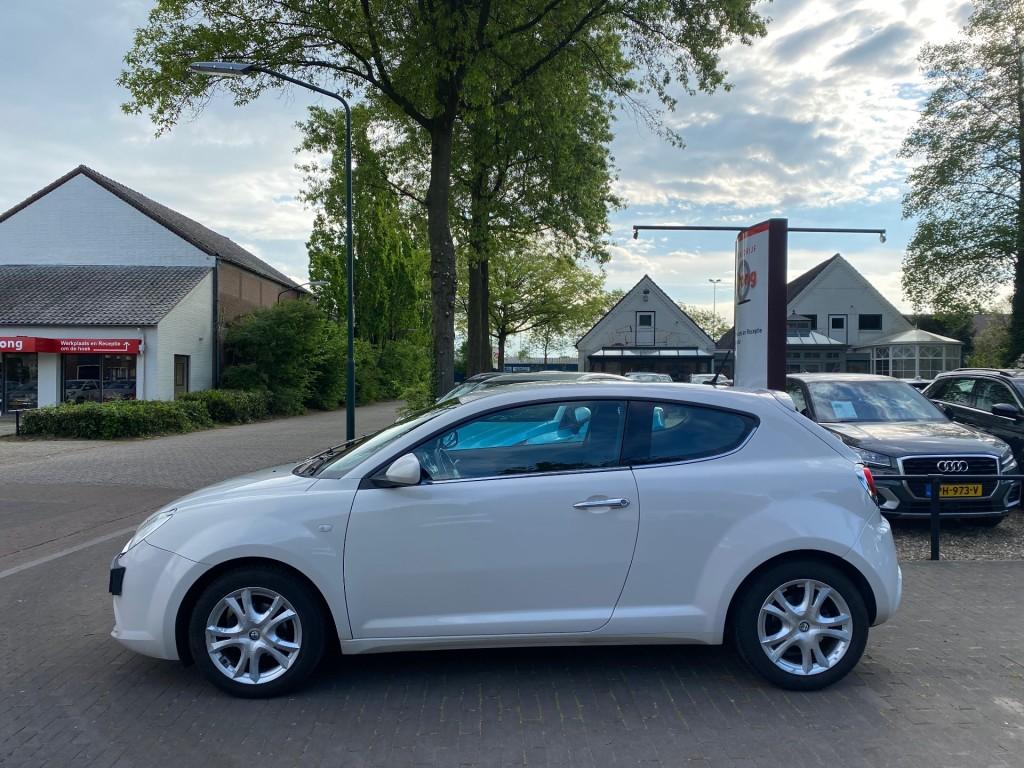 Alfa romeo MITO 1.4 DISTINCTIVE / AIRCO-ECC / CRUISE CTR. /, Voorwielaandrijving, Euro 5, Gebruikt, 4 cilinders