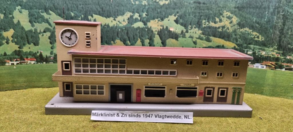 Märklin 418.8 H0 / 00 Station Friedrichshafen van blik 1955, Antiek en Kunst, Ophalen