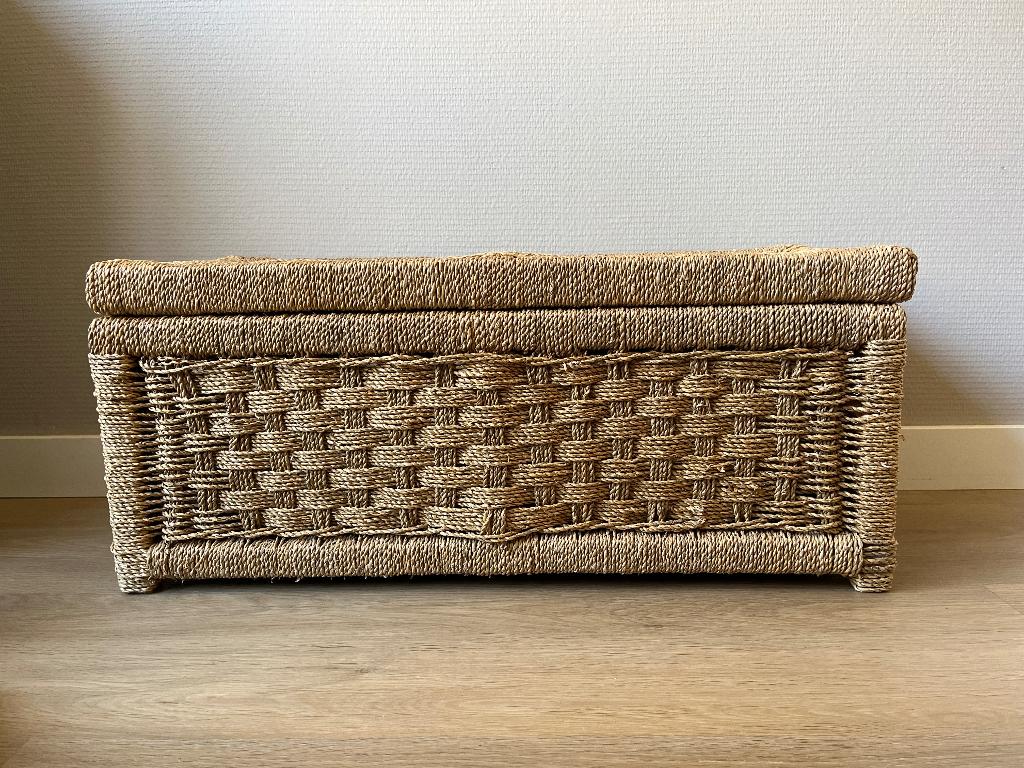 Mand met deksel, Huis en Inrichting, Woonaccessoires | Schalen en Manden, Ophalen, Overige materialen, Mand, Zo goed als nieuw