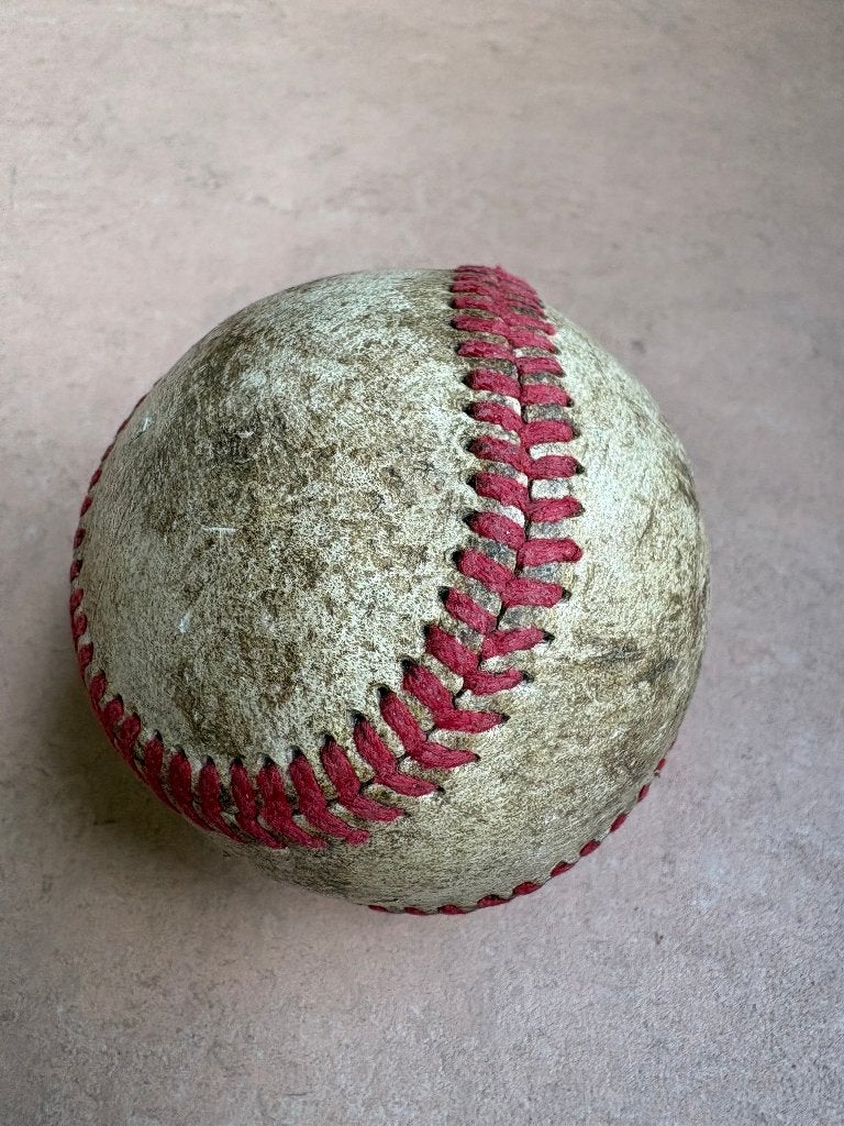 Oude leren honkbal, Ophalen of Verzenden, Gebruikt, Honkbal, Bal
