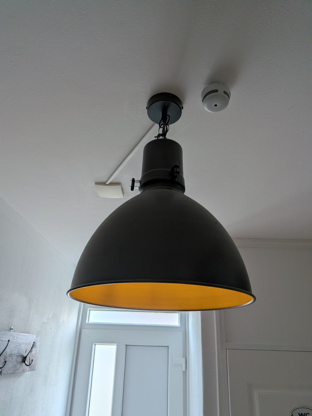 Industriële hanglamp, Ophalen