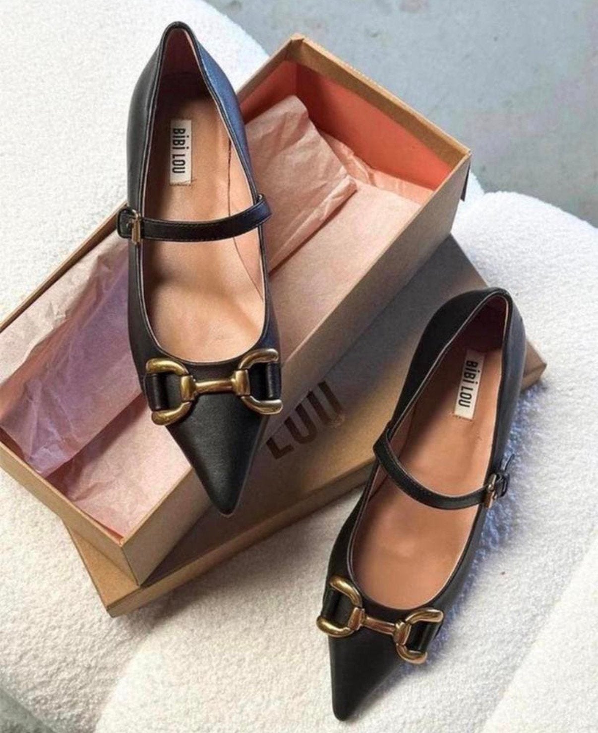 Bibi Lou Kiva Zwarte Leren Ballerina's met Puntneus en Gesp, Ophalen of Verzenden, Zo goed als nieuw, Instappers, Zwart