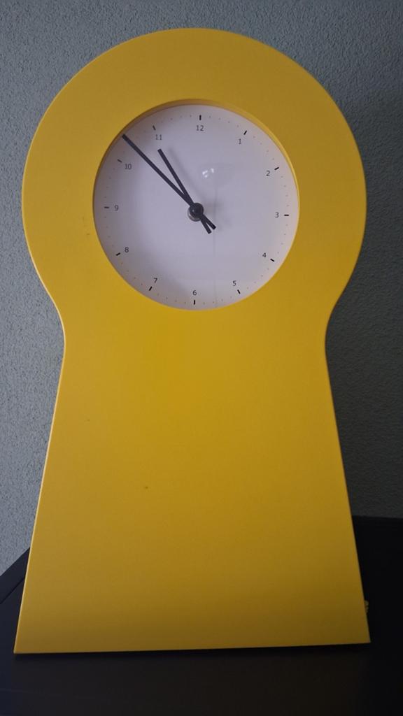 IKEA PS 1995 Klok - geel, Huis en Inrichting, Ophalen of Verzenden, Zo goed als nieuw, Analoog, Wekker of Tafelklok