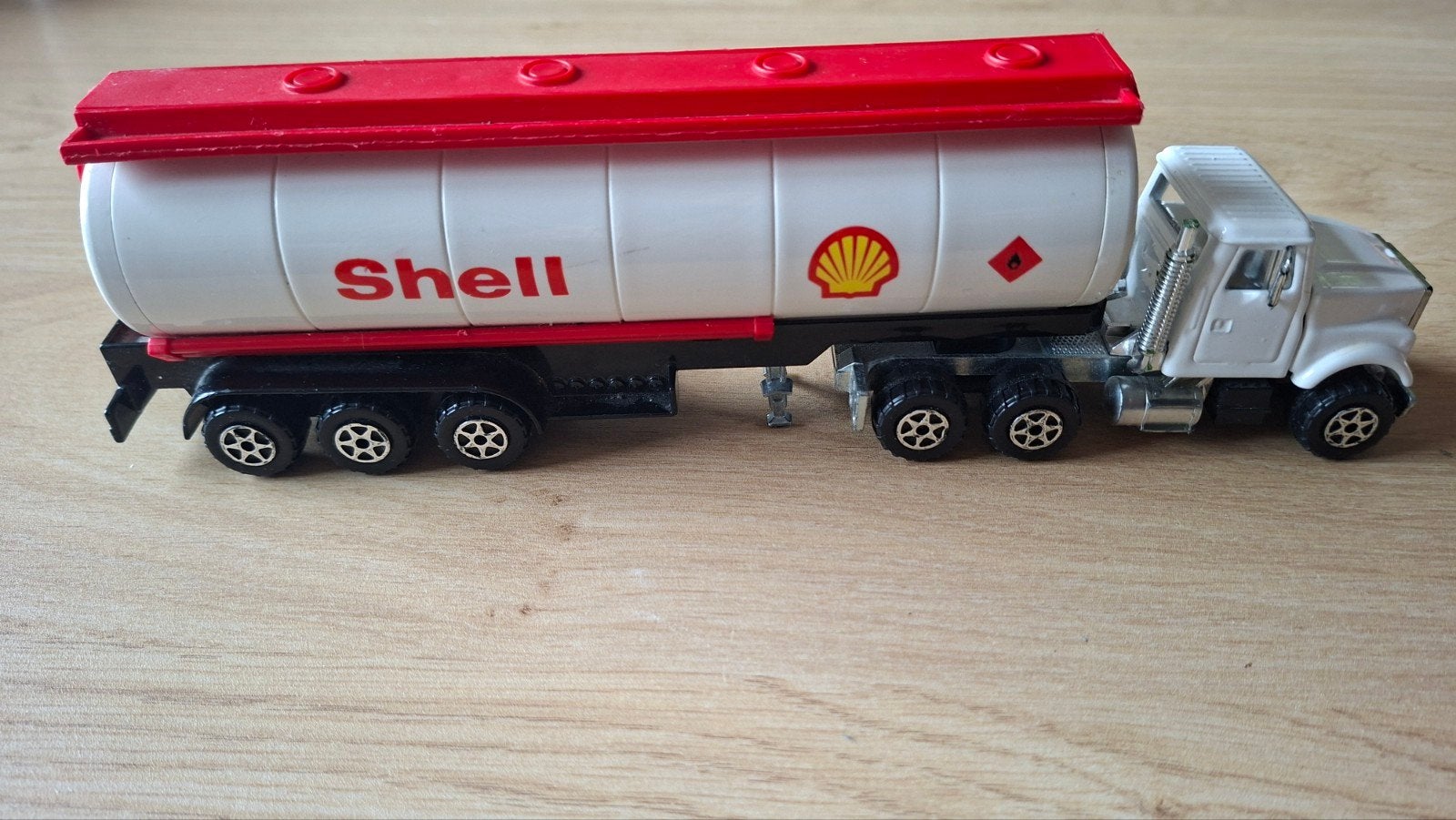 Vintage Majorette Shell Scania 140 Super tankwagen., Ophalen of Verzenden, Gebruikt, Bus of Vrachtwagen, Majorette