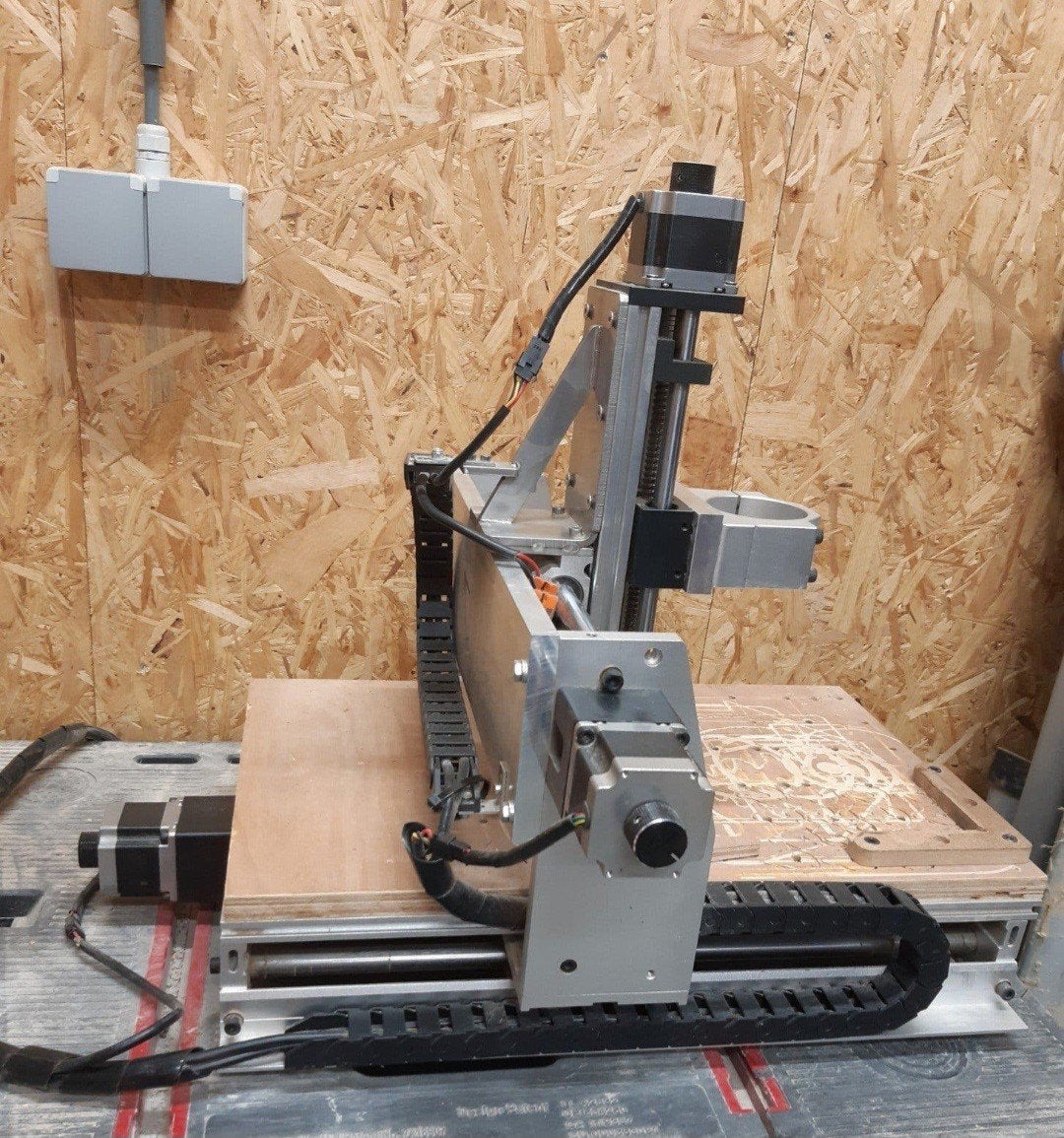 CNC freesmachine met  bovenfrees, Gebruikt, Onbekend@voorbeeld.com, Onbekend, Onbekend