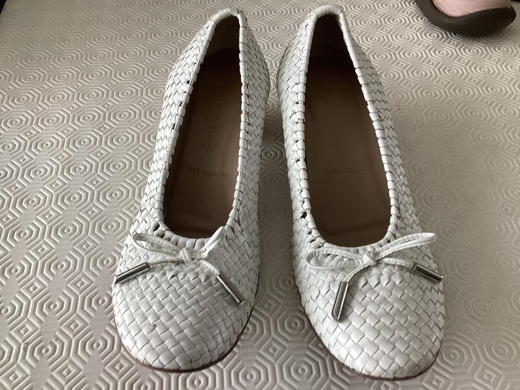 Pumps, Daniele Tucci, maat 38,5, Ophalen of Verzenden, Zo goed als nieuw, Wit