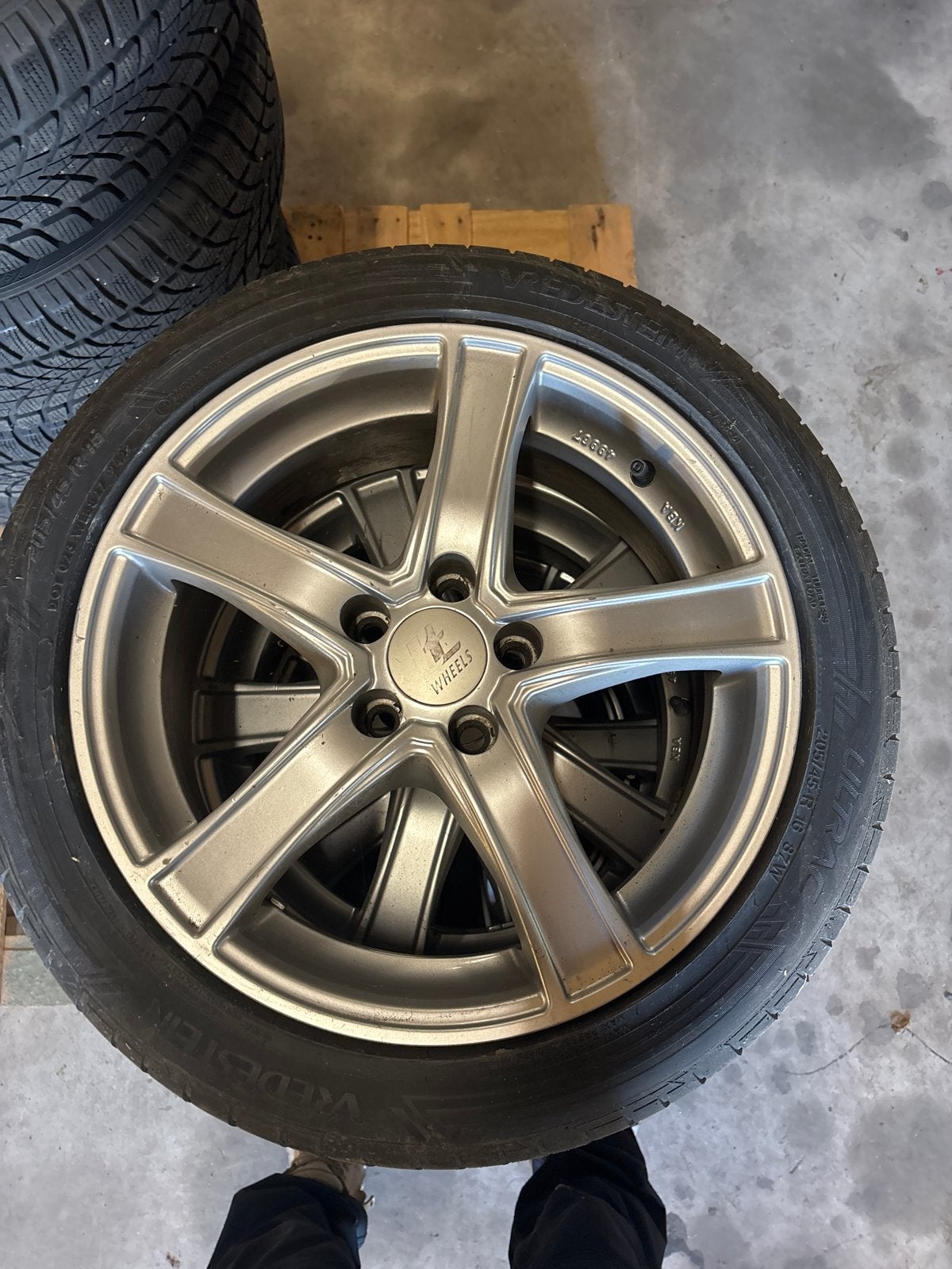 4x Velgen met banden VW Polo 2011 - 205/45/16, Auto diversen, Ophalen of Verzenden, Gebruikt