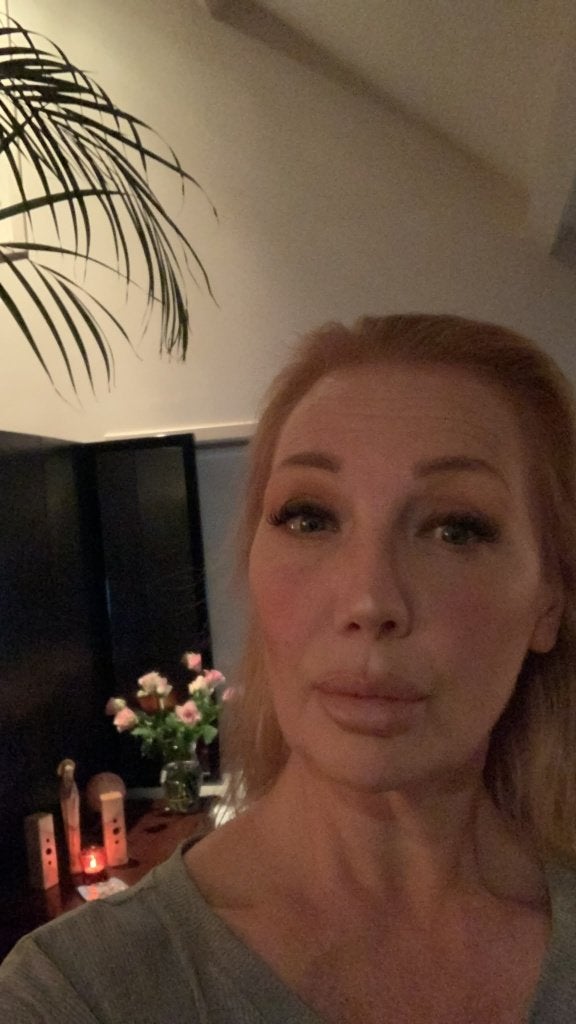 Rustige lieve vrouw zoekt met spoed zelfstandige woonruimte, Huizen en Kamers