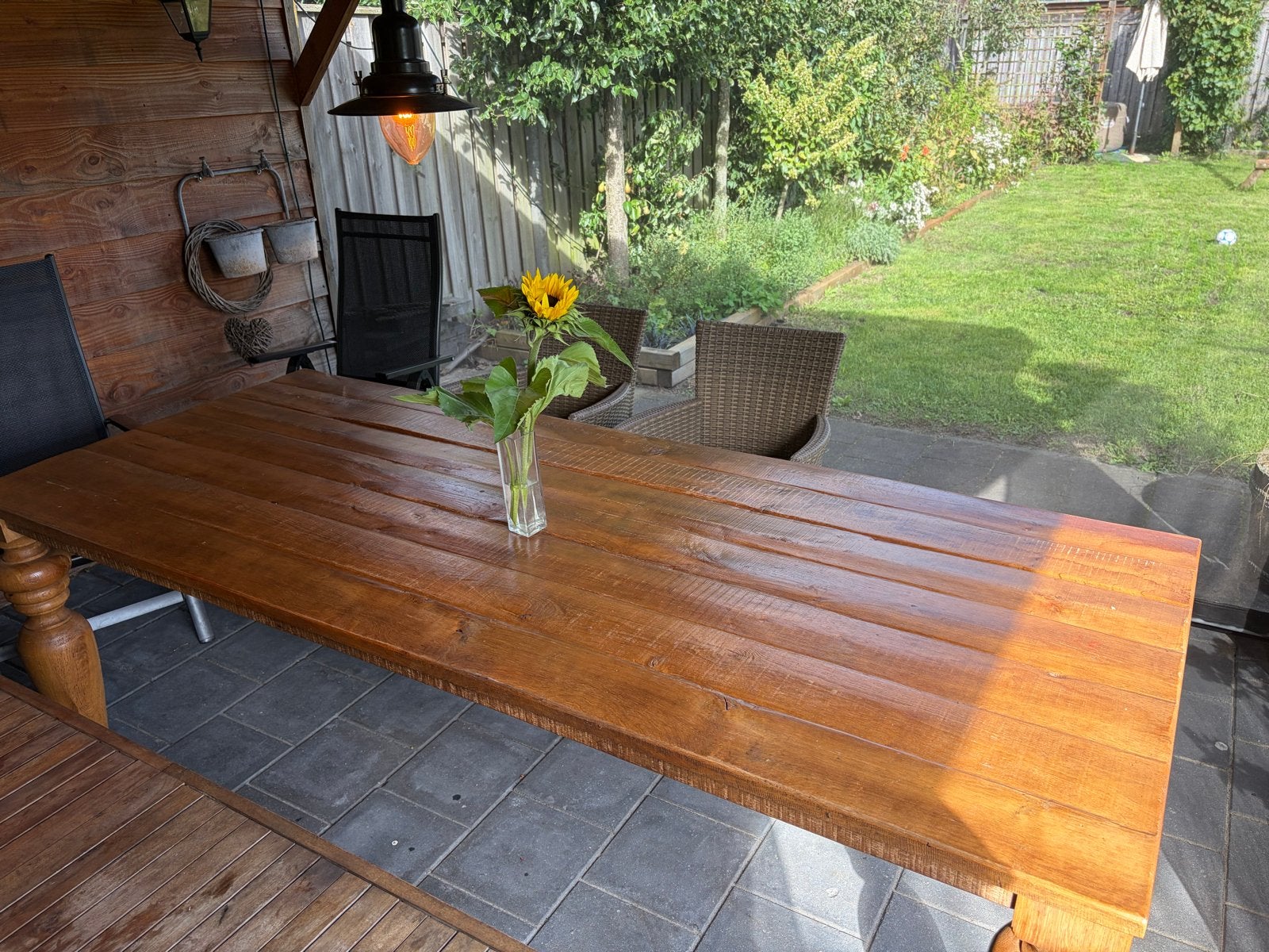 Robuuste houten eettafel met karakteristieke poten, Huis en Inrichting, Ophalen, Gebruikt, 100 tot 150 cm, 200 cm of meer