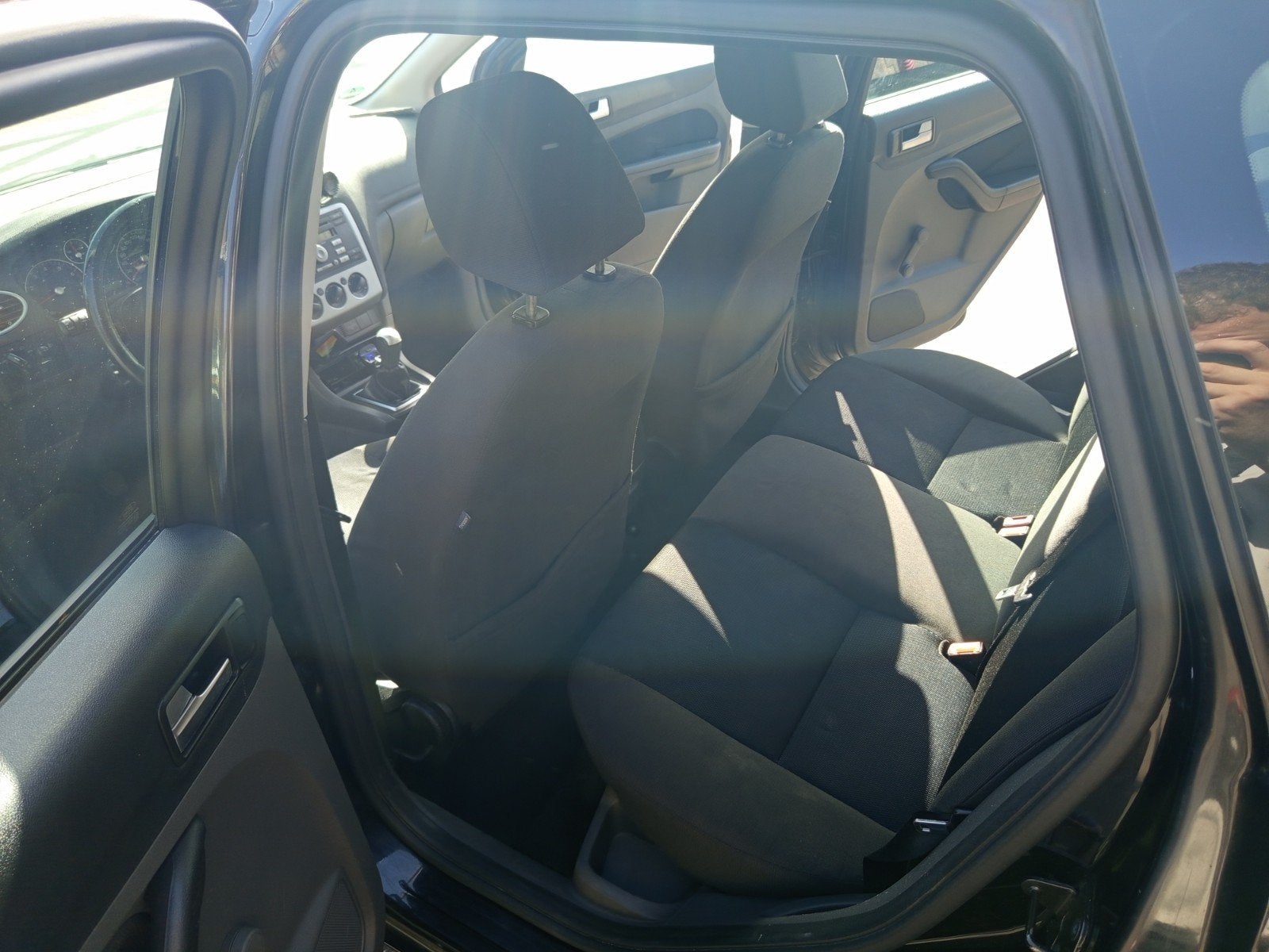 Foto 14 van Ford Focus 1.6 74KW Wagon 2005 Zwart