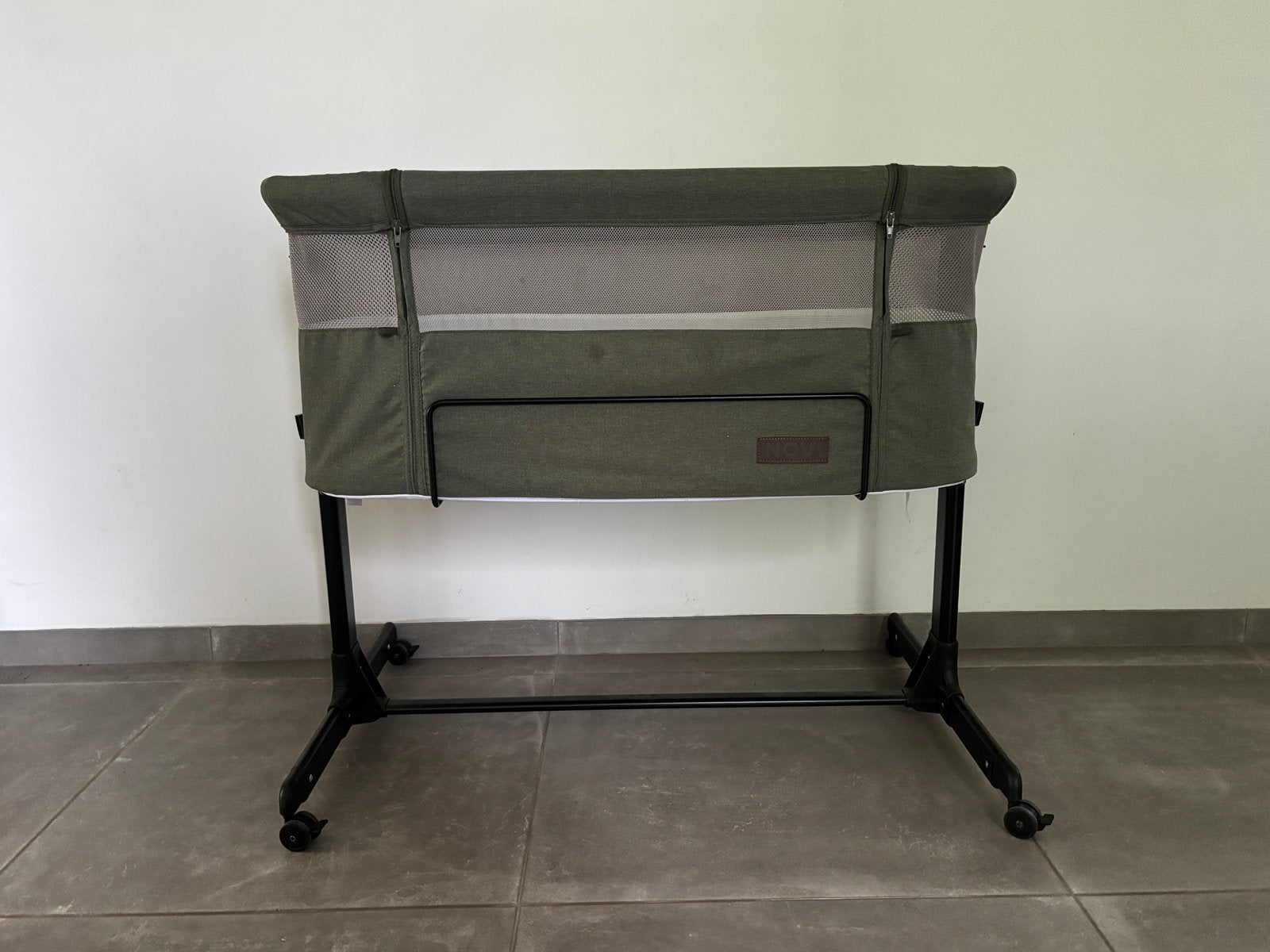 Novi Baby Goodnight Co-Sleeper - Donkergrijs, Kinderen en Baby's, Babywiegjes en Ledikanten, Ophalen, Gebruikt, Wieg