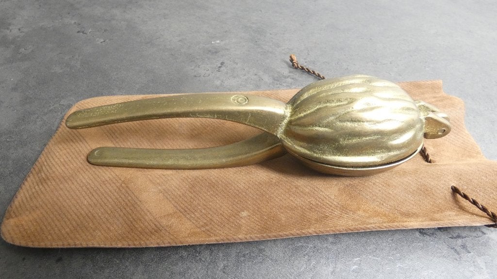 Vintage messing walnoot notenkraker [2036], Ophalen of Verzenden