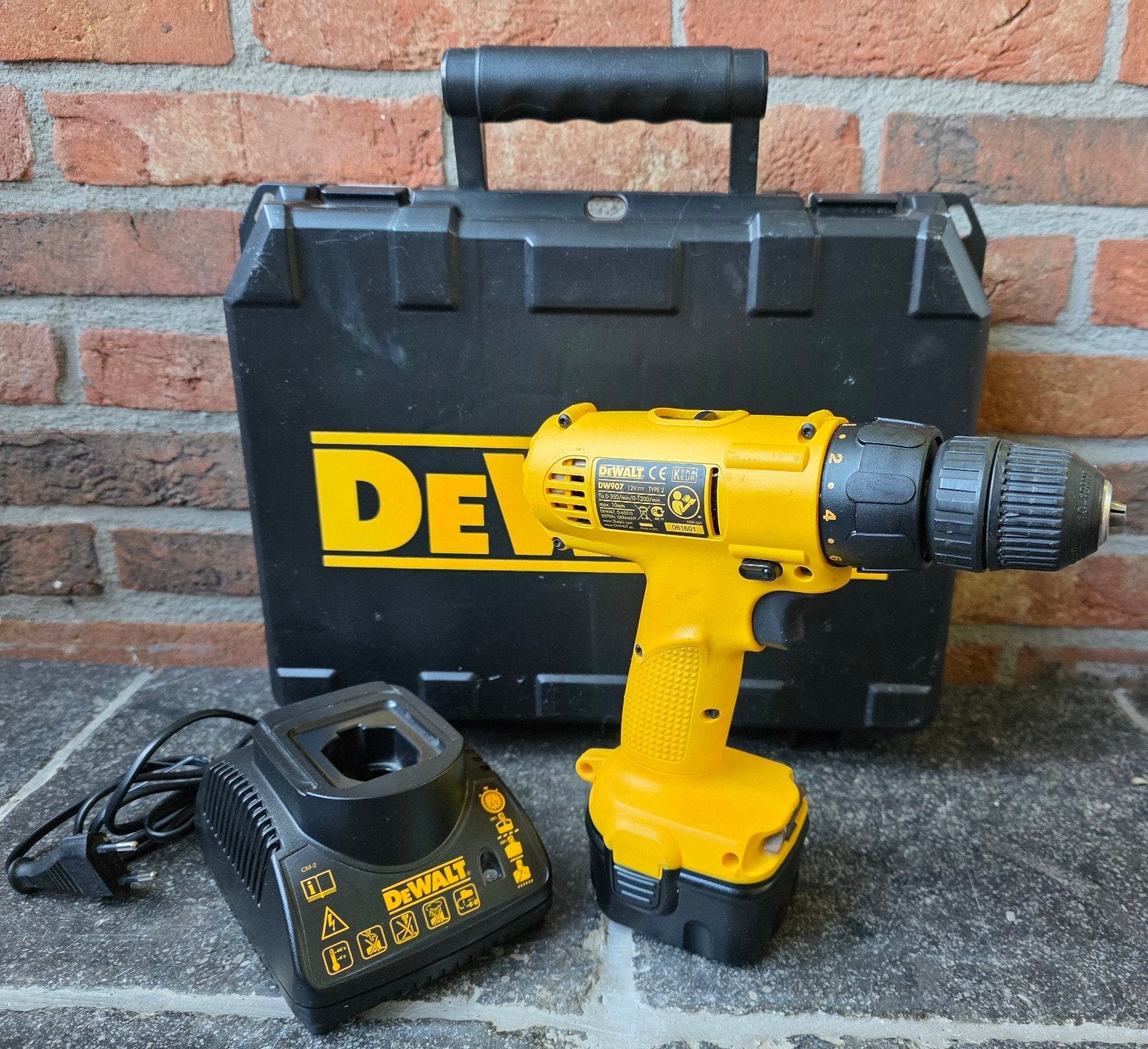 DeWalt DW907K-2 accuboormachine 12V + accu + lader + koffer, Ophalen of Verzenden, Gebruikt, Minder dan 400 watt, Boor- en Schroefmachine