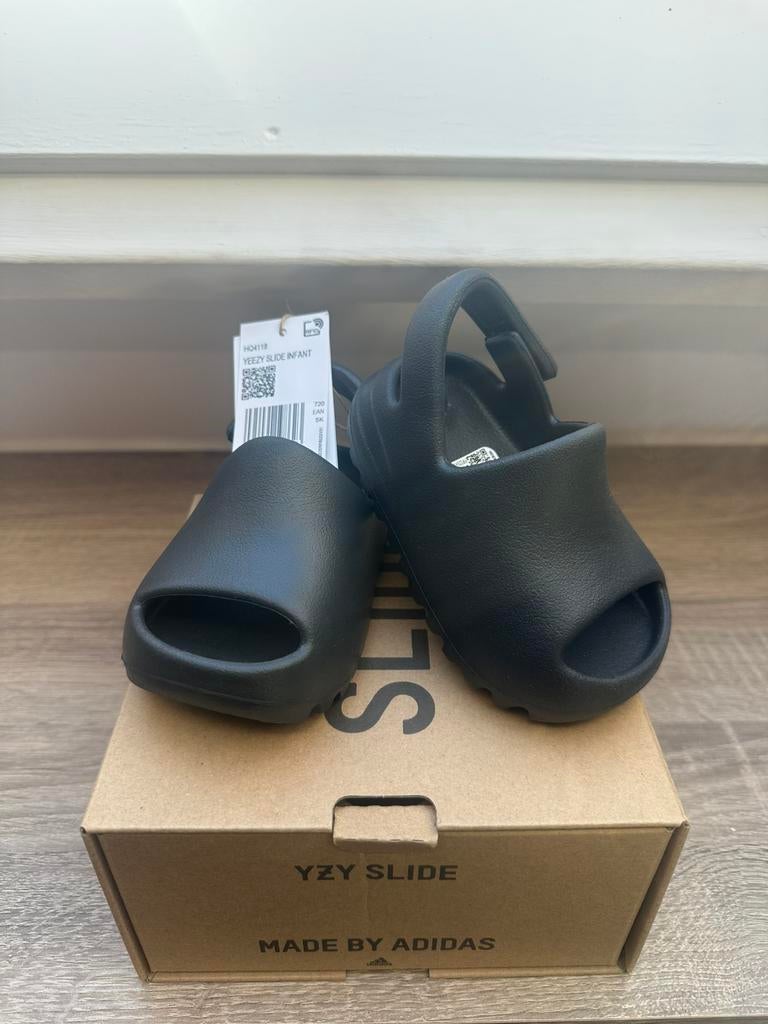 Yeezy slide 21, Kinderen en Baby's, Kinderkleding | Schoenen en Sokken, Nieuw, Overige typen, Jongen of Meisje, Ophalen of Verzenden