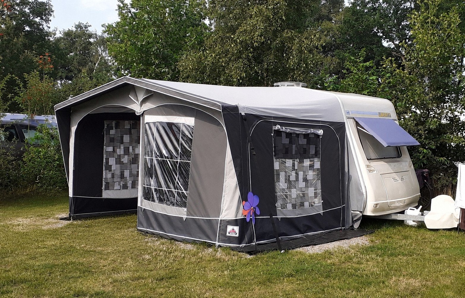 Mooie voortent Dorema President 250-8, Caravans en Kamperen, Tenten, Ophalen, Zo goed als nieuw