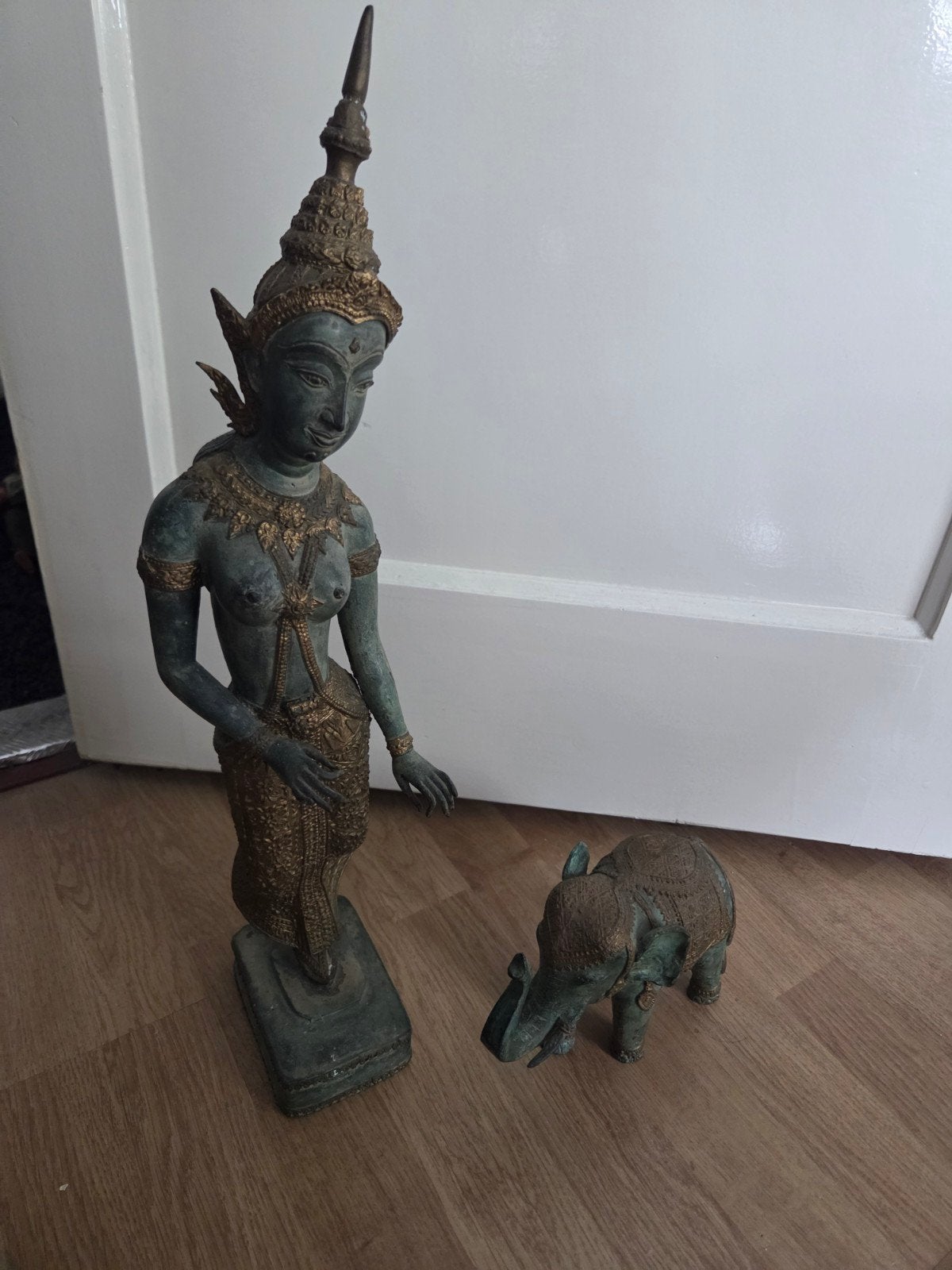 Bronzen Thaise Beelden: Danseres en Olifant, Handgemaakt, Ophalen of Verzenden, Brons, 20 - 50 cm