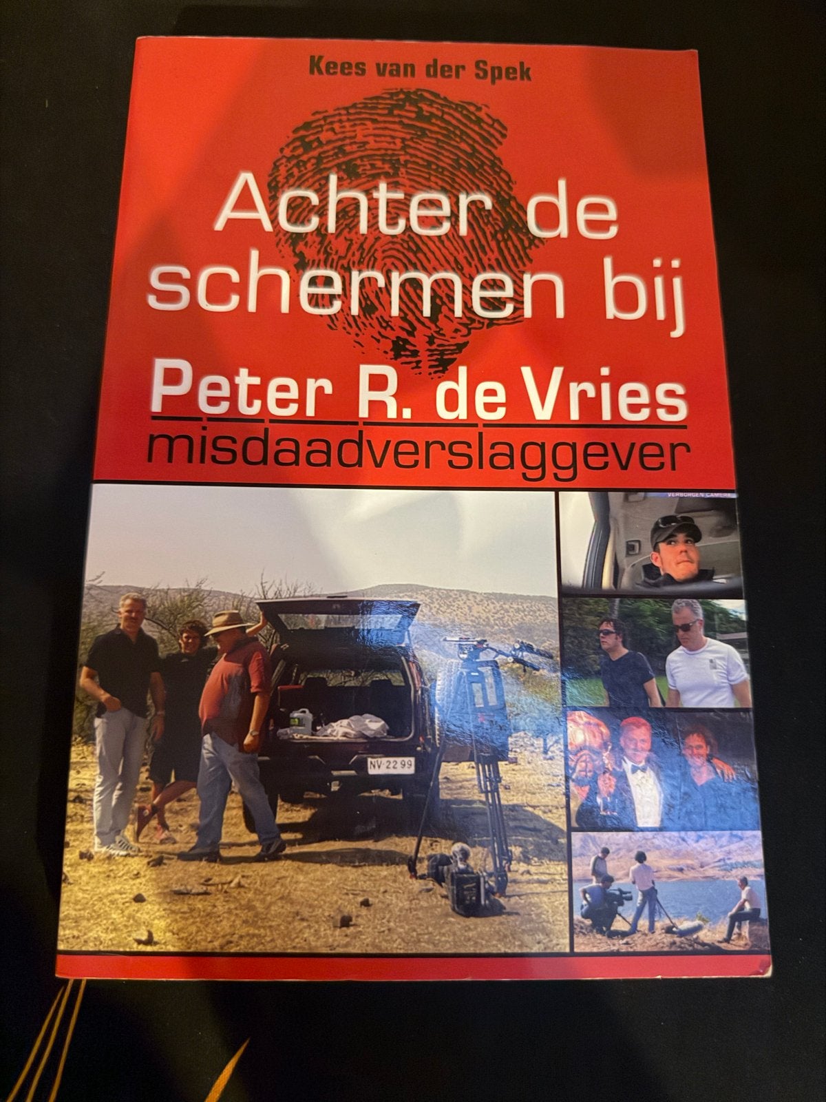 Achter de schermen bij Peter R. de Vries - Kees van der Spek, Boeken, Ophalen of Verzenden, Gelezen, Tv-bewerking
