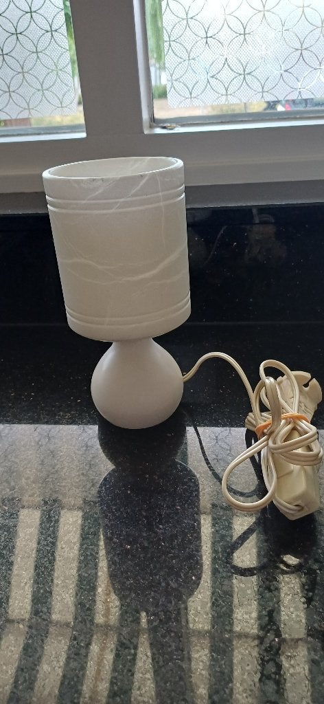 Lampje Albast, Ophalen