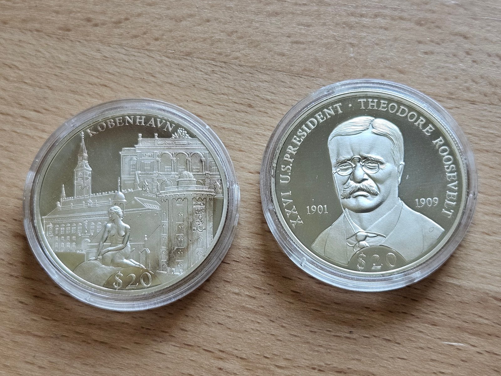 Liberia 20 Dollars 2000, zilver 999/1000., Ophalen of Verzenden, Overige landen, Setje, Zilver