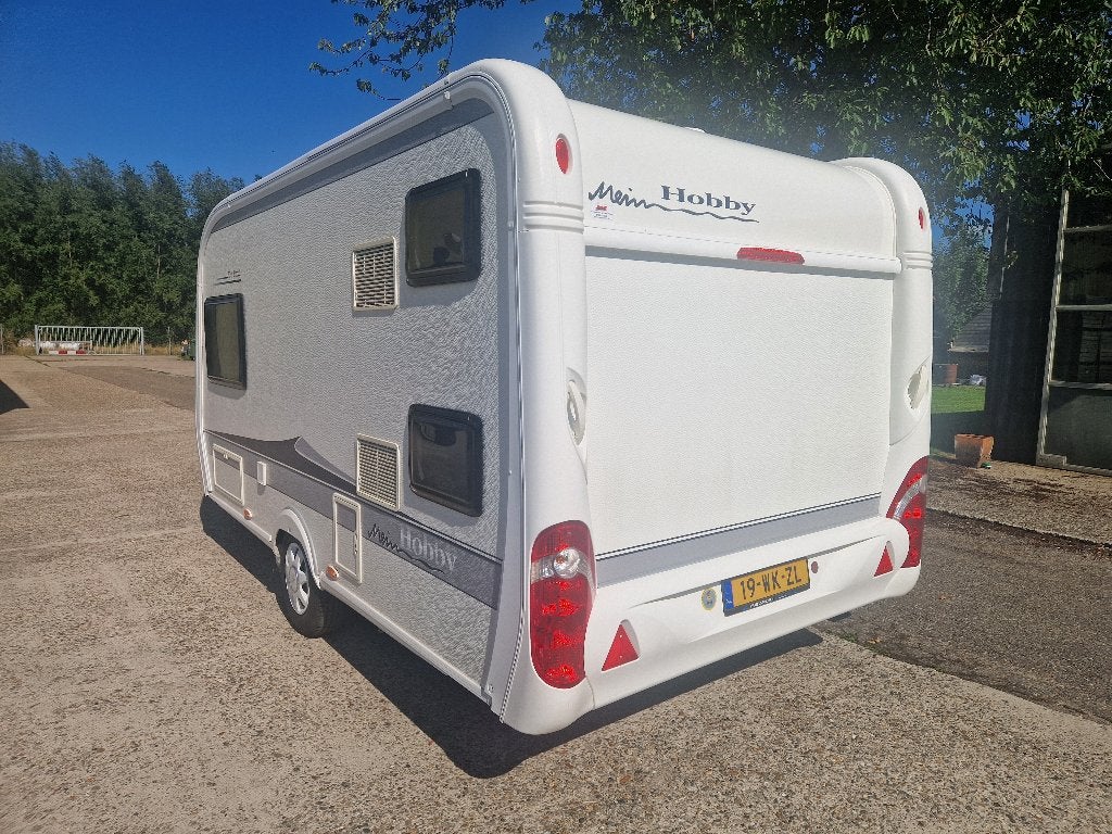 Hobby 420 KB, 2012 Mover Stapelbed Hoge Koelkast 14450,- !, Standaardzit, Hobby, Bedrijf, 4 tot 5 meter