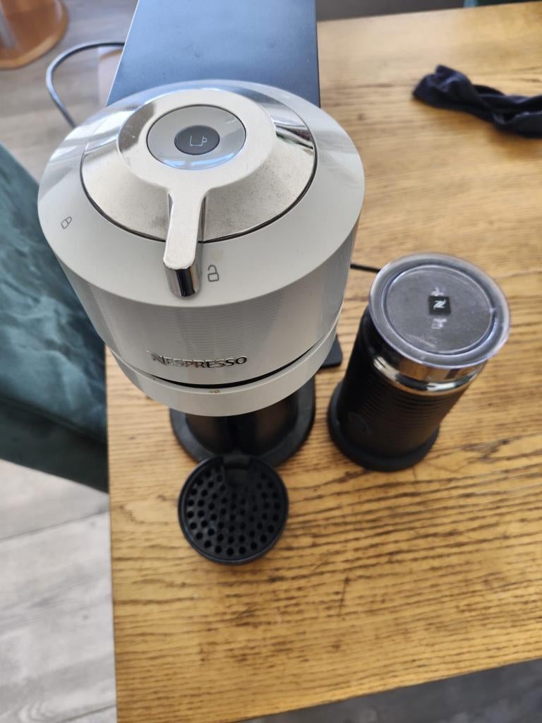 Nespresso Machine, Ophalen, Koffiemachine, Zo goed als nieuw, 1 kopje