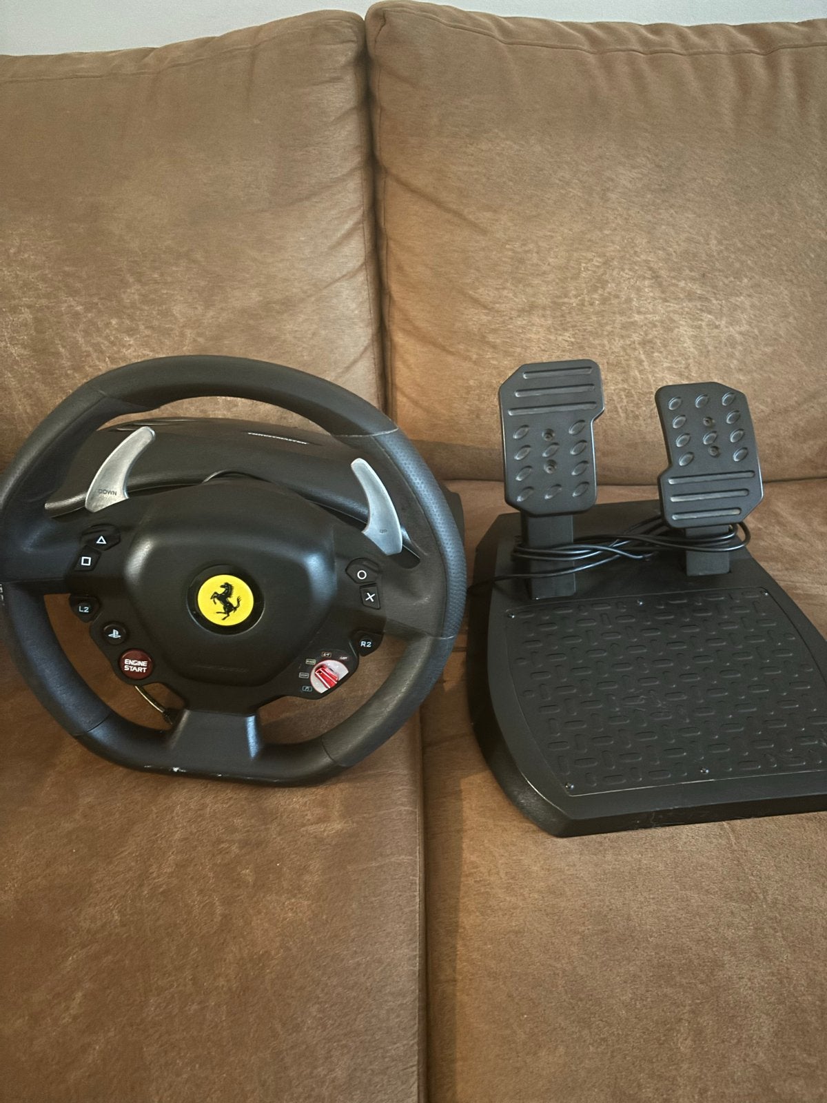 Thrustmaster Ferrari 458 Spider racestuur met pedalen, Spelcomputers en Games, Spelcomputers | Overige Accessoires, Ophalen, Racestuur