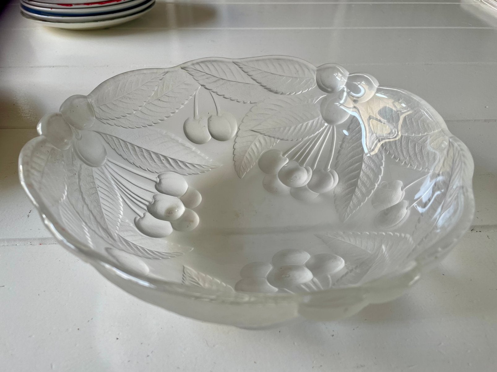 Mikasa vintage matglazen kom/schaal met kersenreliëf, Ophalen