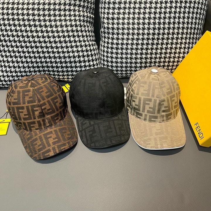 Diverse Fendi petten met toebehoren, Verzenden, Nieuw, One size fits all, Pet