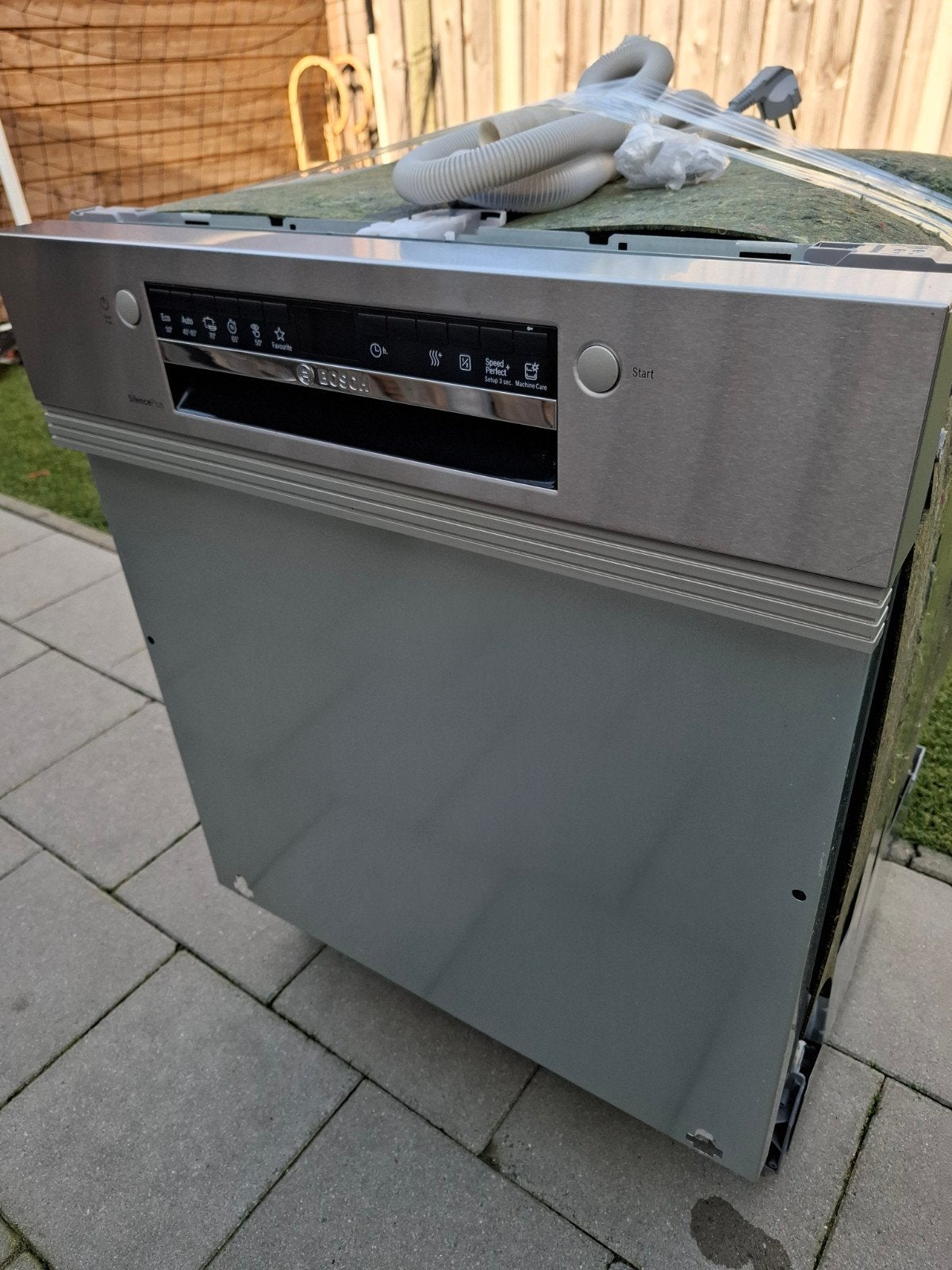 Half inbouw vaatwasser bosch serie 4 met besteklade izgst