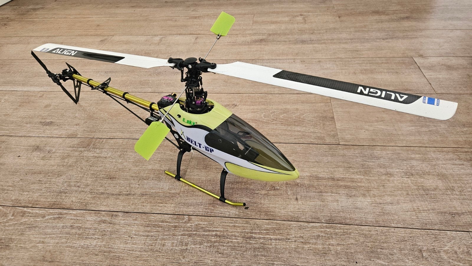 E-Sky Belt CPX RC helikopter met aluminium koffer, Ophalen of Verzenden, Gebruikt, Elektro, Helikopter