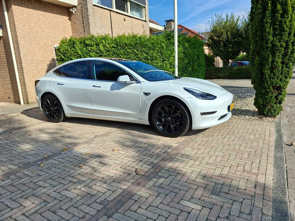 Tesla Model 3 Long range awd, Auto's, Automaat, 1831 kg, Zwart, Wit