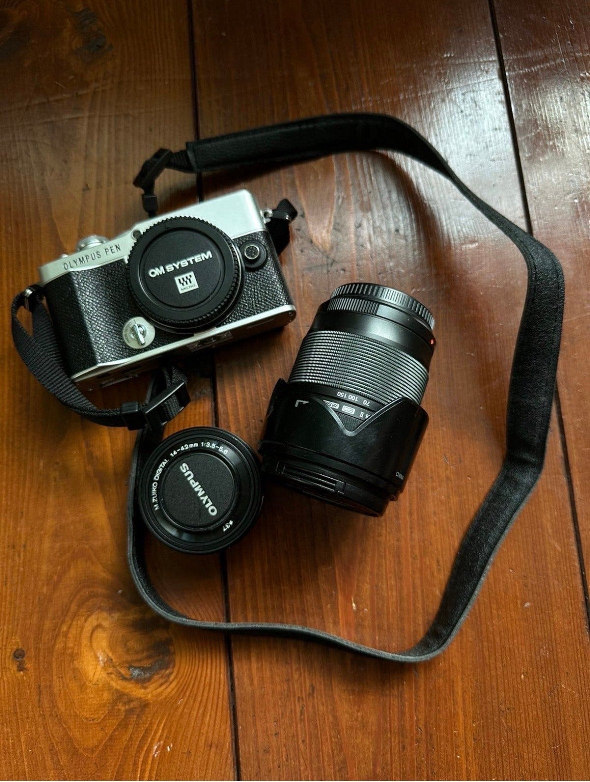 Olympus Pen E-P7 met 2 lenzen, 2 accu's en oplader, Audio, Tv en Foto, Fotocamera's Digitaal, Ophalen of Verzenden, Zo goed als nieuw