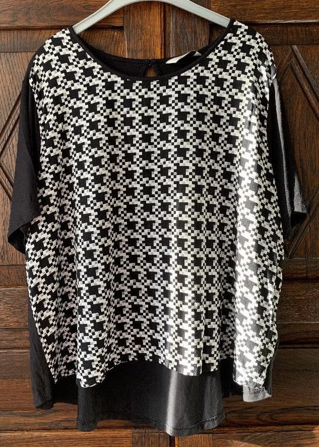 Zwart-wit geblokte top zwart achterpand; 48 / 50; Tchibo, Kleding | Dames, Ophalen of Verzenden, Zo goed als nieuw, Zwart, Shirt of Top