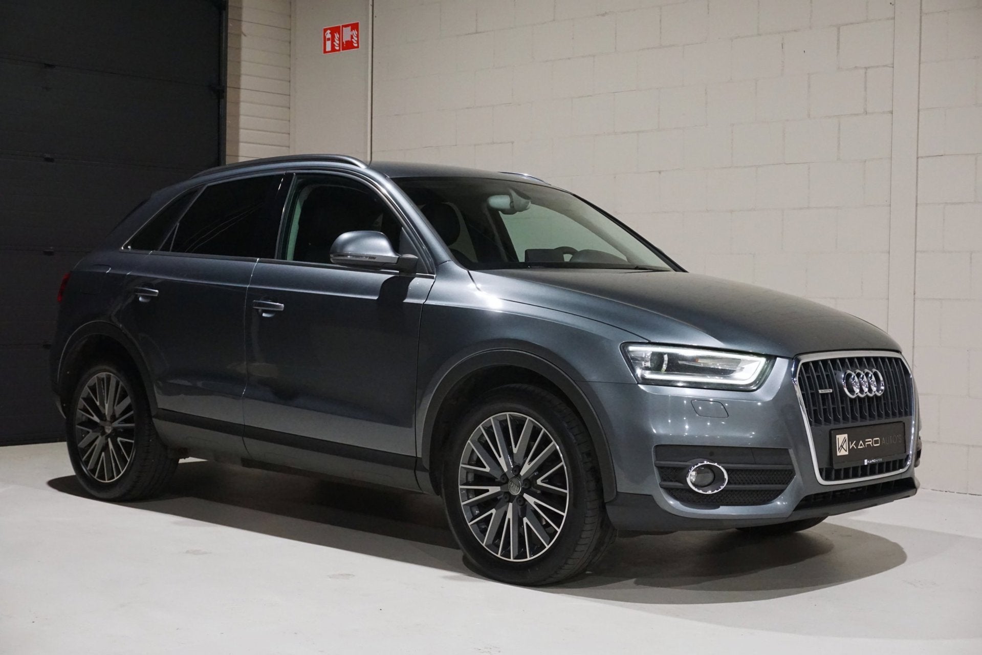 Audi Q3 2.0 TDI AUT Quattro Xenon Carplay Leer Clima Cruise, Auto's, Automaat, Euro 5, Gebruikt, Zwart