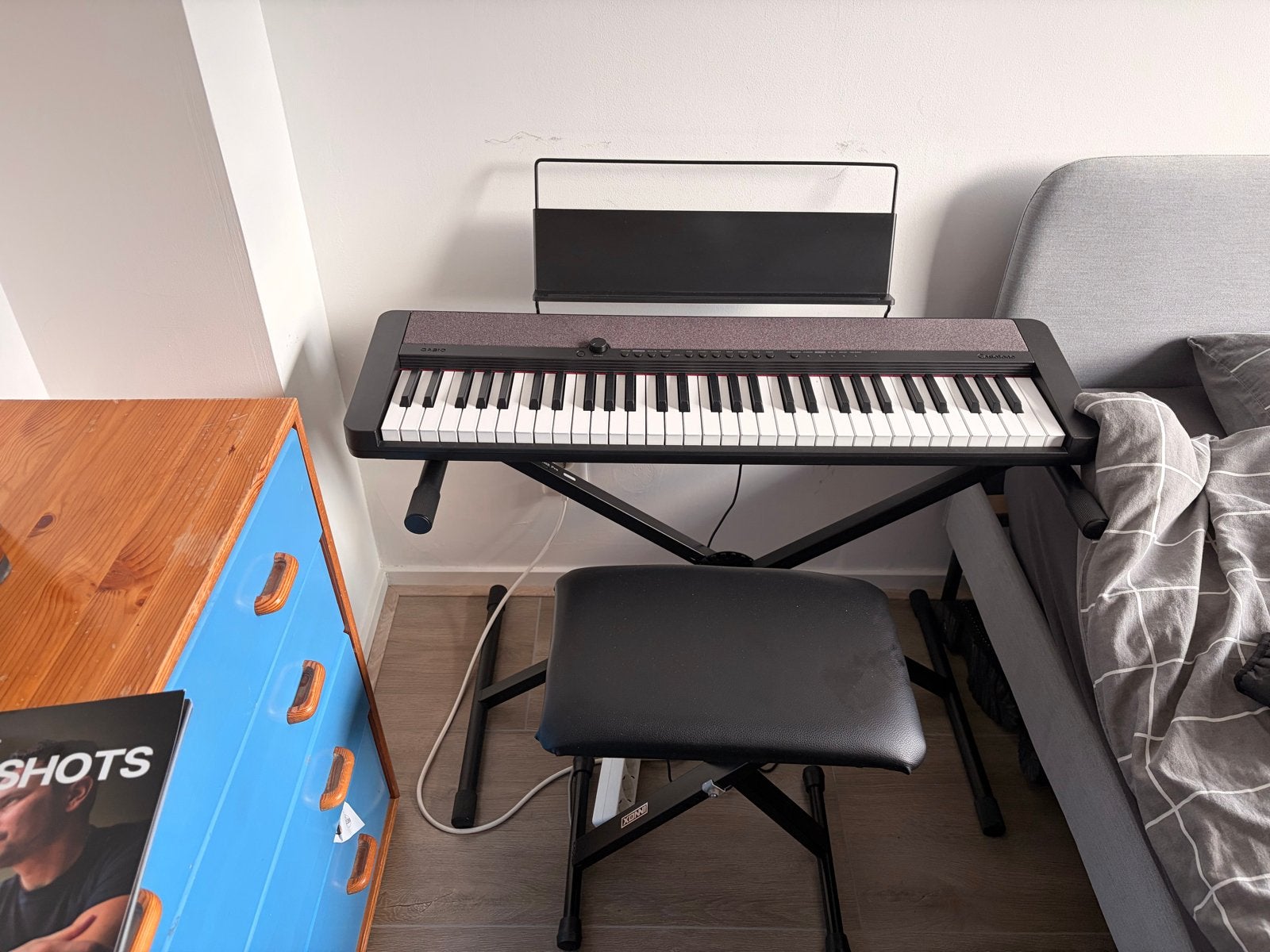 Keyboard piano met standaard, kruk en koptelefoon, Casio, 61 toetsen, Ophalen of Verzenden, Zo goed als nieuw