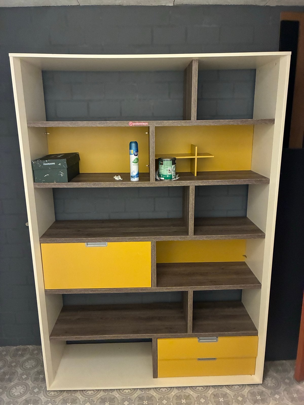 Moderne Kast met Gele Accenten en Opbergruimte, Huis en Inrichting, Ophalen, Gebruikt, 50 tot 100 cm, Met lade(s)