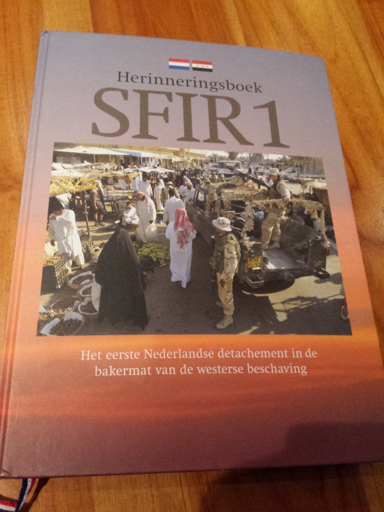 Herinneringsboek SFIR1 - Nederlands detachement, Onbekend, Ophalen of Verzenden, Zo goed als nieuw, Landmacht
