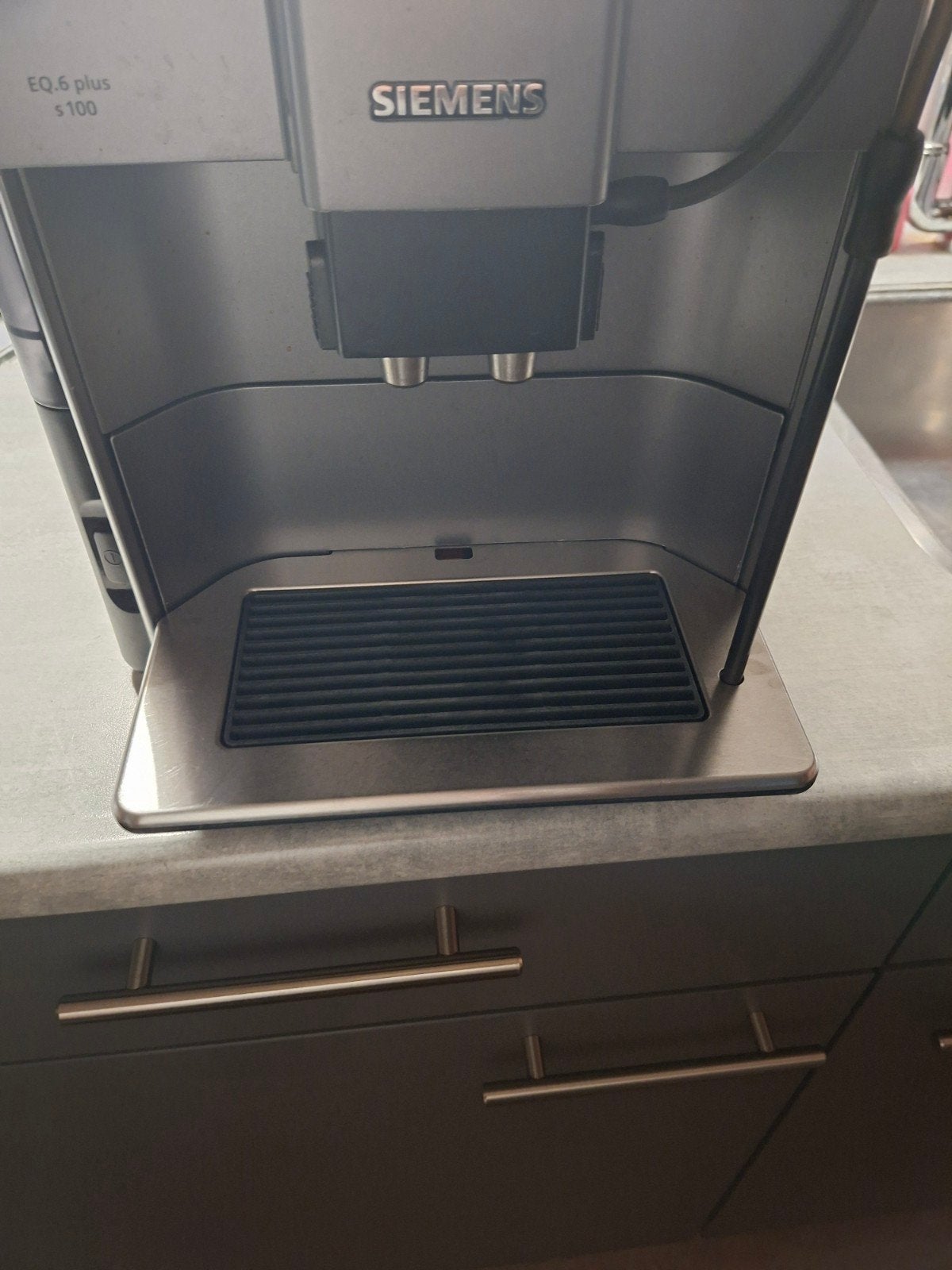 Siemens eq6 s100 voor alle warme koffie specialiteiten., Witgoed en Apparatuur, Ophalen, Afneembaar waterreservoir, 10 kopjes of meer
