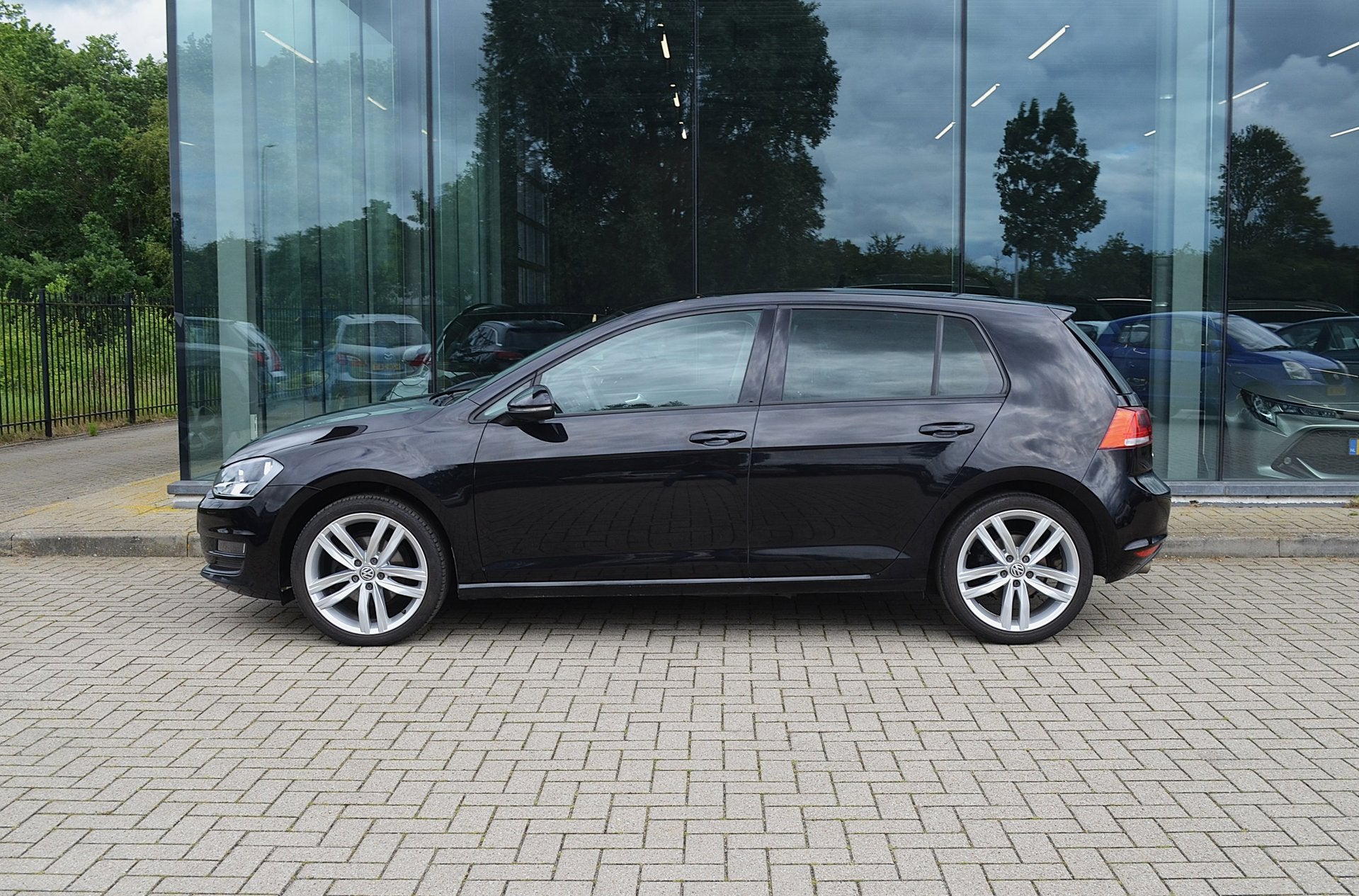 Volkswagen Golf 1.4 TSI Business Edition | Automaat | Cruise, Stof, Gebruikt, Zwart, 4 cilinders