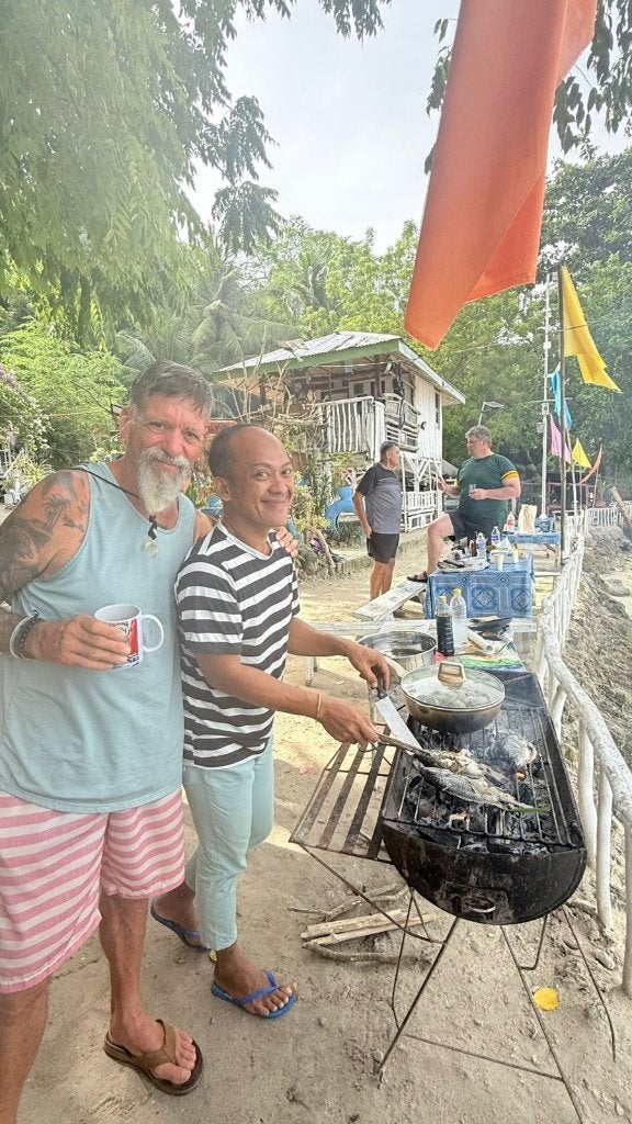 Wie wil er genieten van bbq & beach op de Filipijnen?