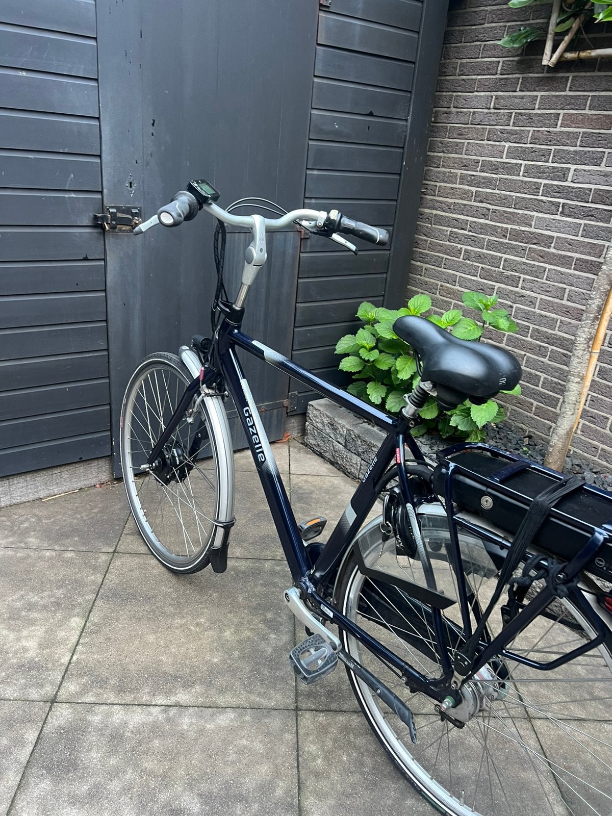 Mooie elektrische herenfiets gazelle 58cm donkerblauw, Fietsen en Brommers, 55 tot 59 cm, Ophalen, Zo goed als nieuw, Gazelle