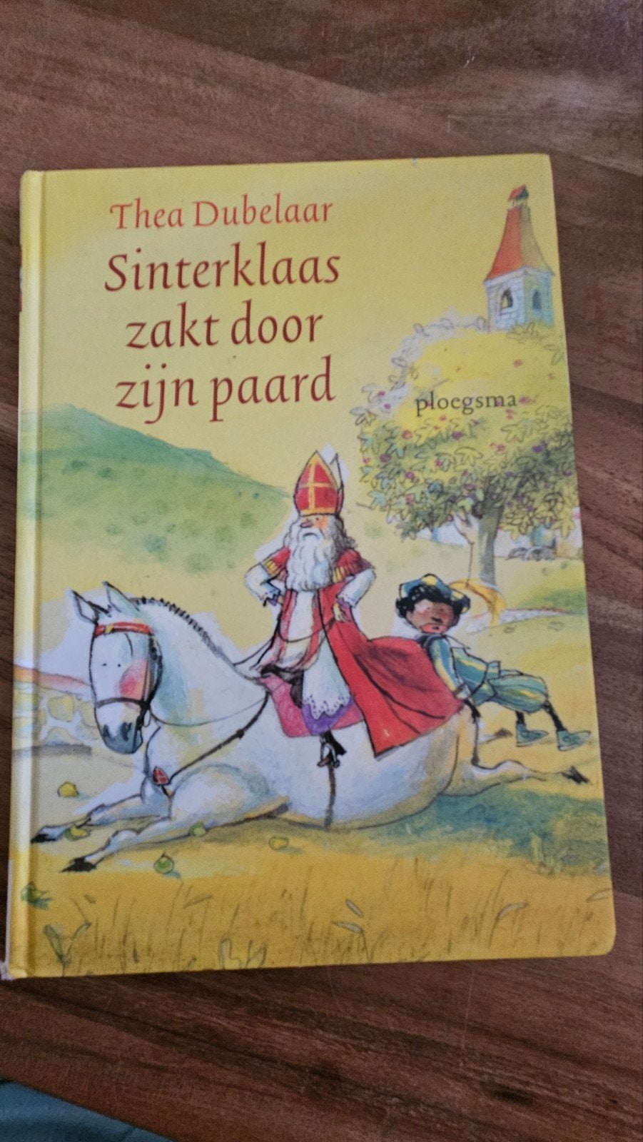 Sinterklaas zakt door zijn paard - Thea Dubelaar, Ophalen of Verzenden, Gebruikt