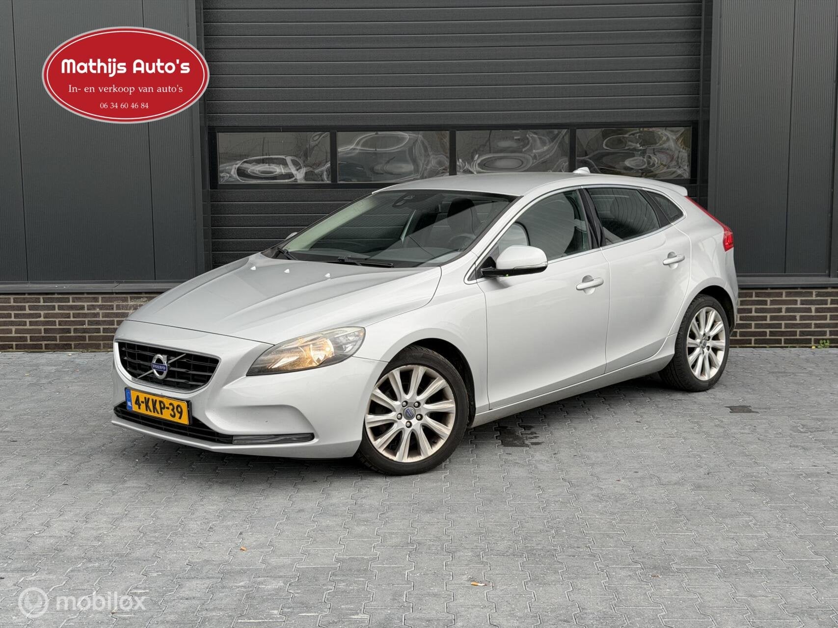 Volvo V40 1.6 D2 Summum, Voorwielaandrijving, Euro 5, 4 cilinders, 1257 kg