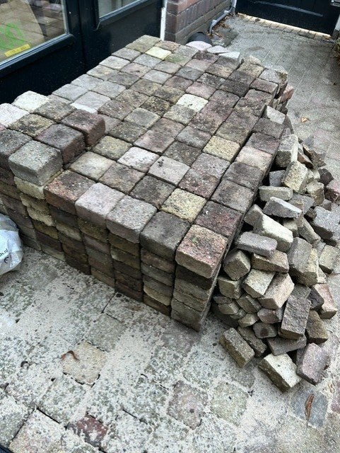 Gratis klinkers 6m2 / 600 st trommelstenen 10x10x6cm, Ophalen, Gebruikt, Klinkers, 5 tot 10 m²